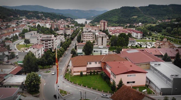 E dhimbshme: Vdes drejtoresha e Shëndetësisë në Kamenicë, Greta Kryeziu