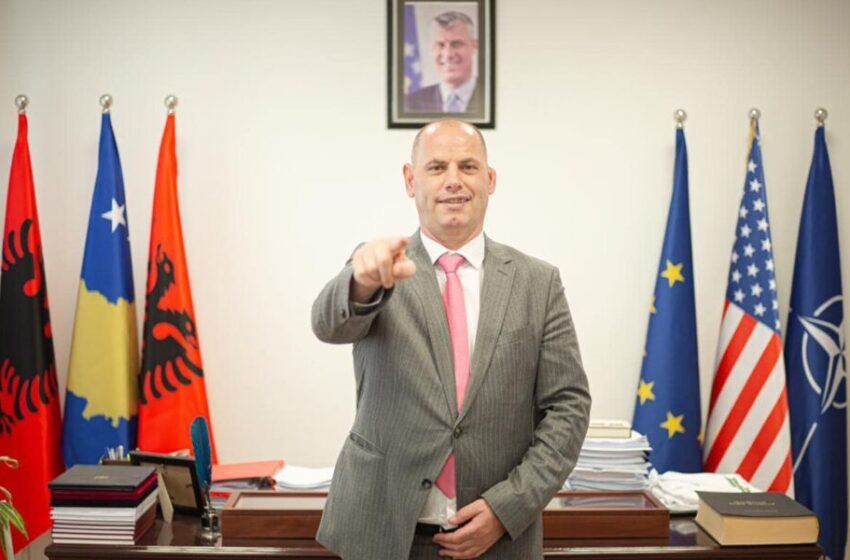 Zyrtare: Lladrovci garon për kryetar të Drenasit me subjektin e tij të ri politik
