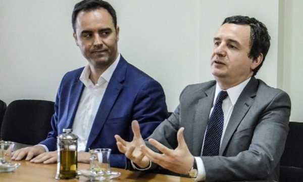 Kurti e Konjufca “ia falën” Gërvallës fyerjet për Rexhep Selimin, deputetja e tyre jo