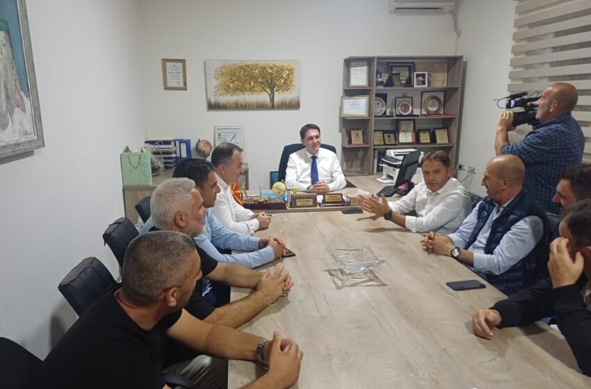  Besëlidhja – AKI dorëzon kandidaturat në Vrapçisht, Isen Shabani kandidon për mandatin e tretë