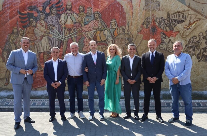  Bekim Fazliu i bashkohet VLEN-it