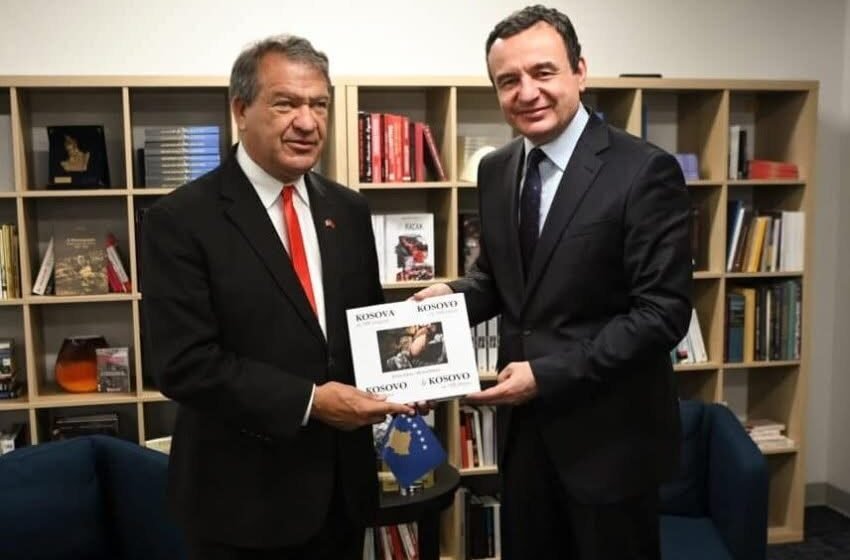  Kryeministri Kurti nuk ndalet/ Takon kongresistin Latimer në Konsullatën e Kosovës në New York