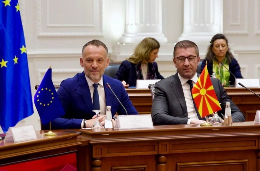 Mickoski: Me Fetain komunikoj në anglisht! Flet rrjedhshëm katër gjuhë dhe është i shkolluar në universitete të shquara