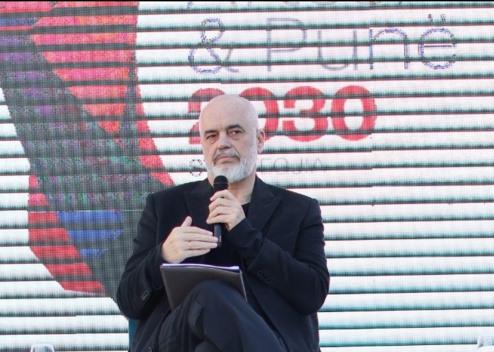  Edi Rama: Do ta ndalojmë “tallavanë” nëpër Beach Bare!
