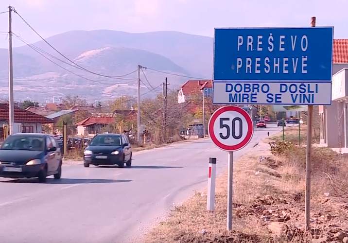  Kamberi dorëzon kërkesë për ta paisur Preshevën me targat e veta të regjistrimit (FOTO)