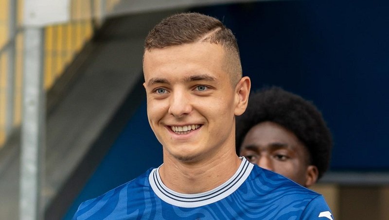  Barcelona në garë për Fisnik Asllanin