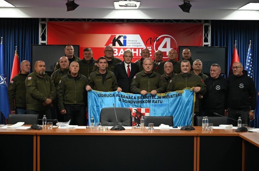  Gjeneralet shqiptarë nga Kroacia, i vijnë në konak Ali Ahmetit në Reçicë të Vogël – kujtime nga luftrat çlirimtare