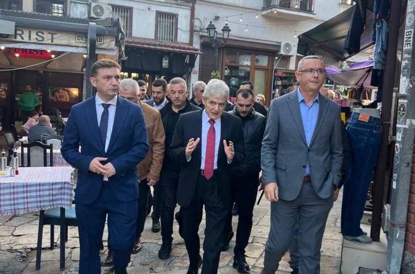  Bujar Osmani dhe Ali Ahmeti në Çarshinë e Vjetër: takim me gazetarin dhe teologun Adnan Idriz