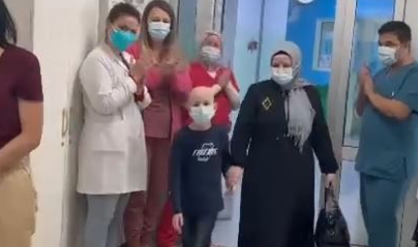  Ra zilja e shpresës! Amiri i vogël e mposhti sëmundjen