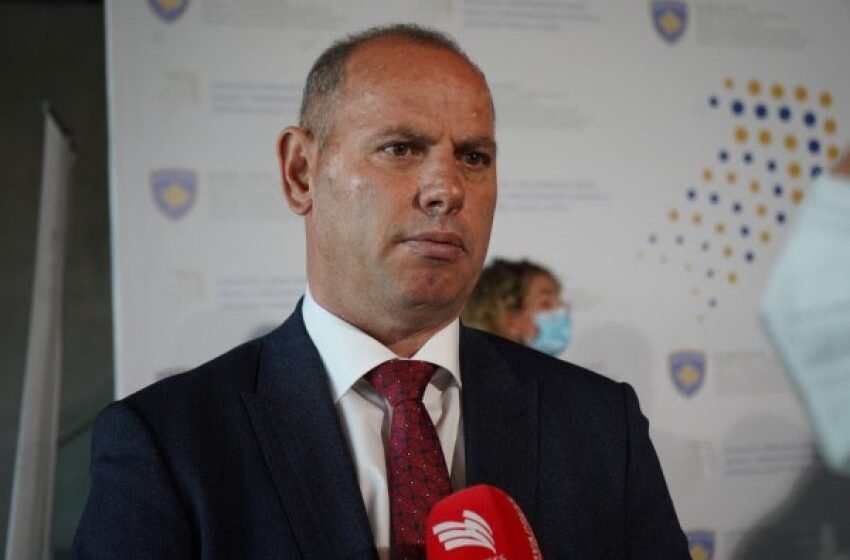  “Drenasi do t’ju dalë kapuç me mangë”, Ramiz Lladrovci me mesazh enigmatik