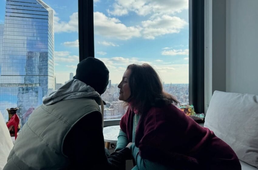  Parashqevi Simaku përlot me letrën prekëse për djalin e saj