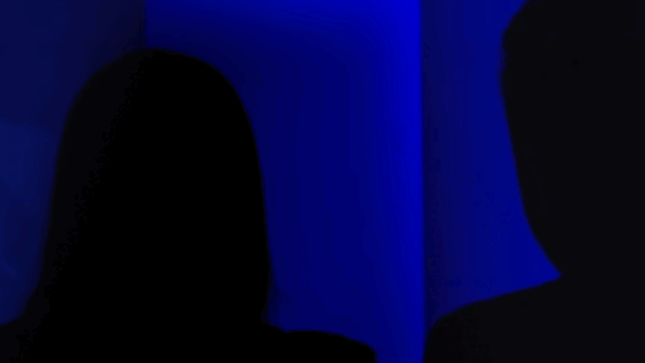  Sherr i ashpër mes moderatoreve të njohura, situata degradon në përplasje fizike