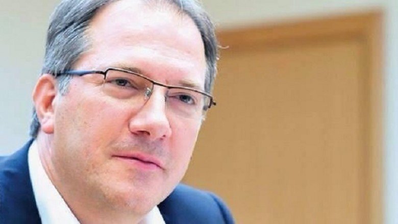 Zhernovski  Të guxosh ta quash dokumentin e KE së  raport i vogël   duhet të jesh një  kryeministër i papjekur 