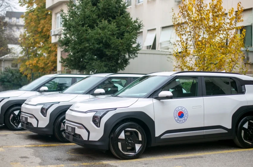  Koreja i jep tetë automjete elektrike Ministrisë së Shëndetësisë në RMV