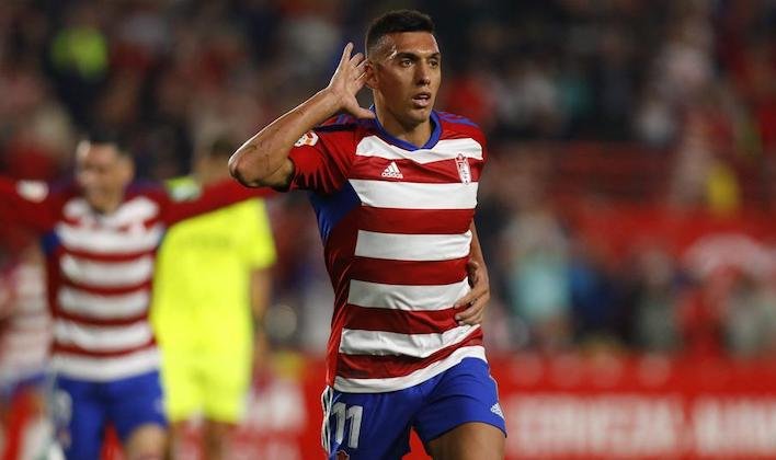  Sylvinho befasoi me përzgjedhjen e tij si titullar ndaj Serbisë