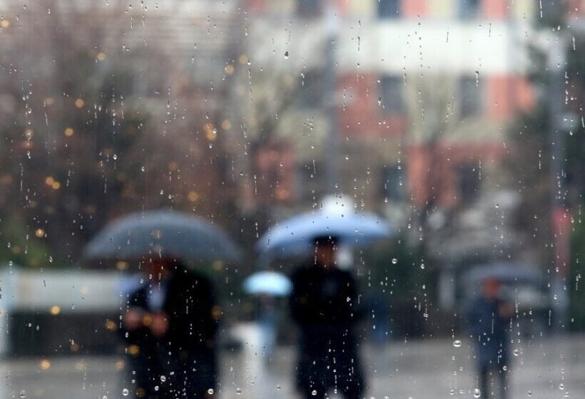  Reshje të rrëmbyeshme në mbarë vendin, kryesisht në Pretor