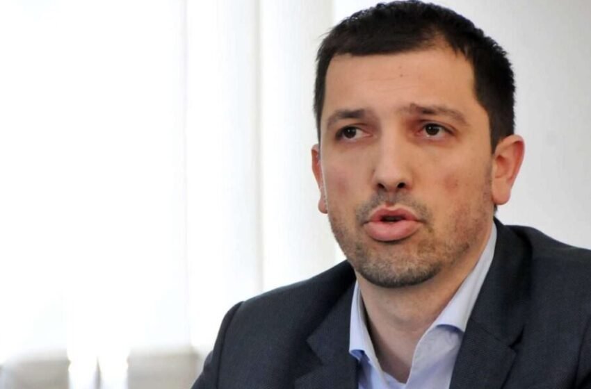  100-shja për studentët, Dardan Sejdiu: Kurti taksat tona po i përdor për mashtrim në zgjedhje