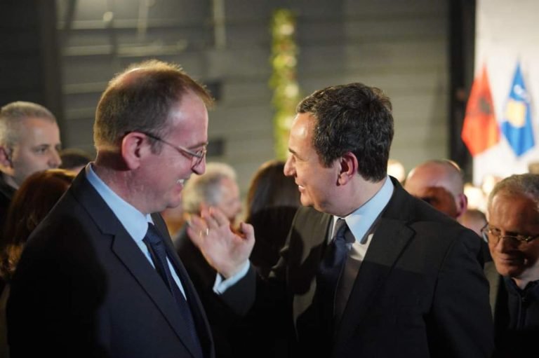  Taravari uron Kurtin: I priftë vetëm e mira në punën e tyre