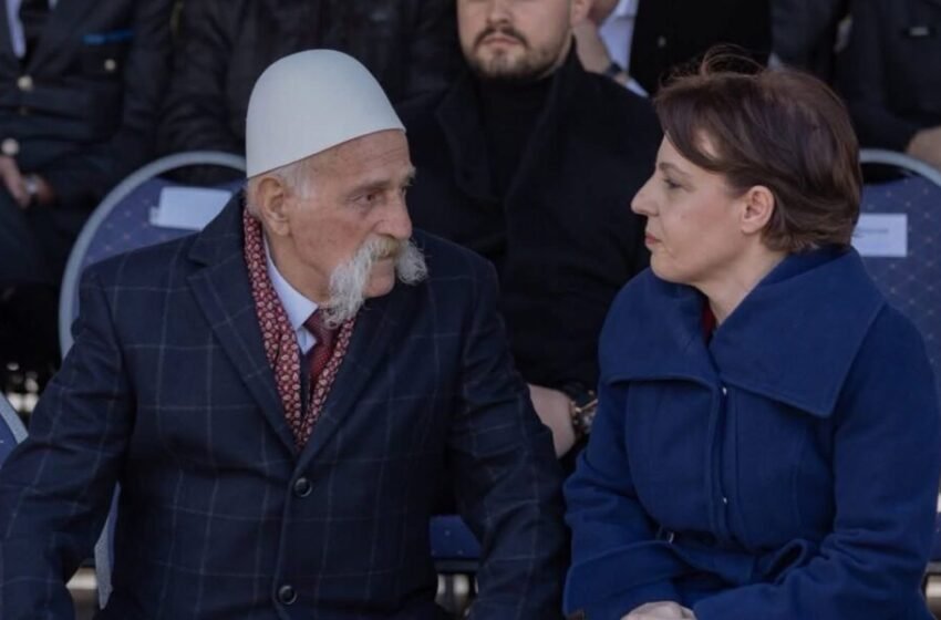  Gërvalla uron Rifat Jasharin: Jemi me fat që të kemi, simboli i Kosovës