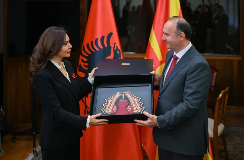  Gashi-Spiropali: Përgëzova progresin e Shqipërisë në procesin e integrimit, veçanërisht në hapjen e klasterëve negociues