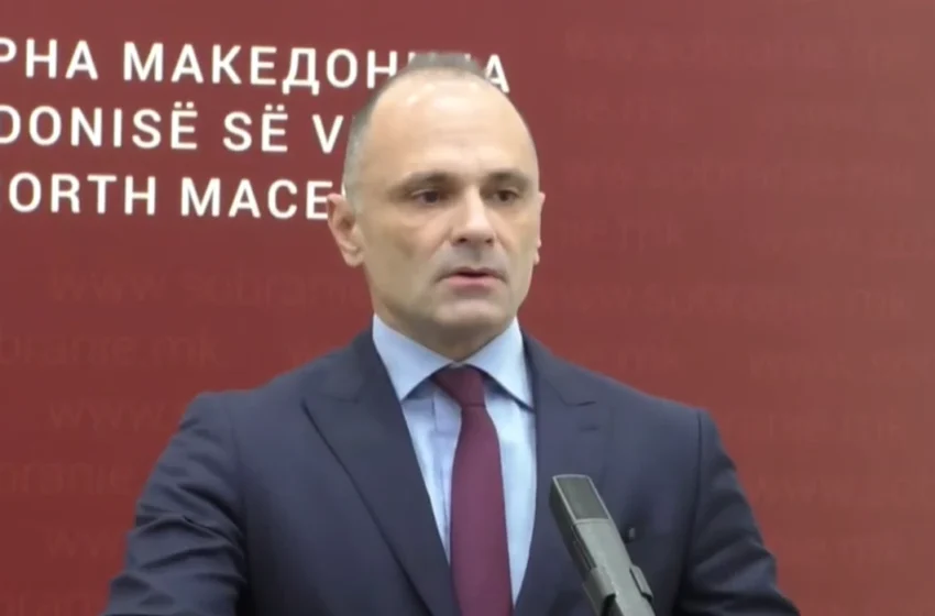  Filipçe: Siljanovska zgjodhi të mbajë anën e qeverisë më të korruptuar që po e çon Maqedoninë në izolim