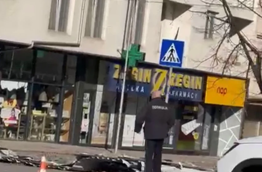  Era e fuqishme rrëzon kulmin e një ndërtese në Kumanovë