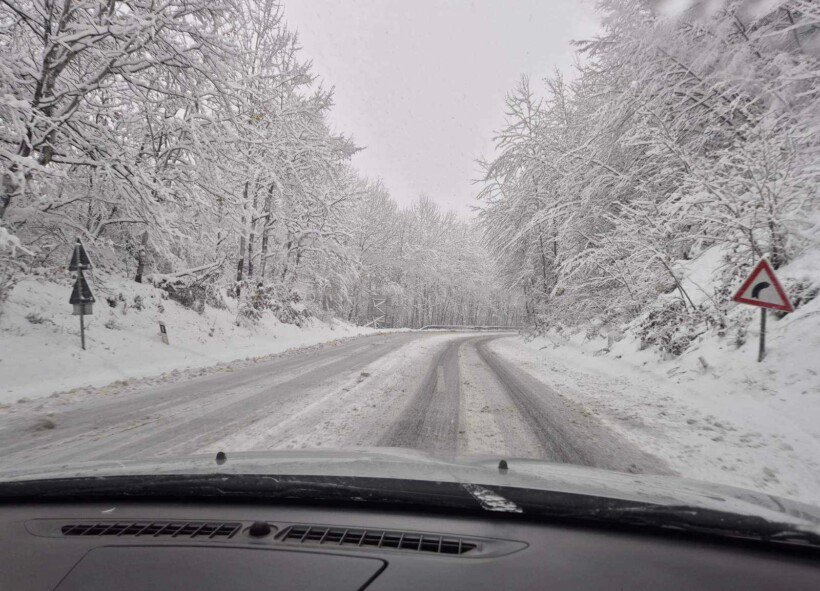  VIDEO  Ngricat krijojnë vështirësi në komunikacion