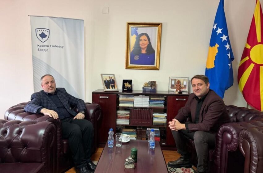  Adnan Azizi takon ambasadorin e Kosovës: Prioritet autostrada Shkup–Bllacë dhe rruga Tetovë–Prizren