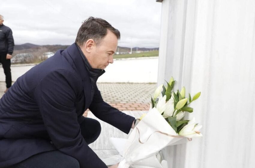  Faton Peci nderon Xhevat Jusufin në 27 vjetorin e rënies