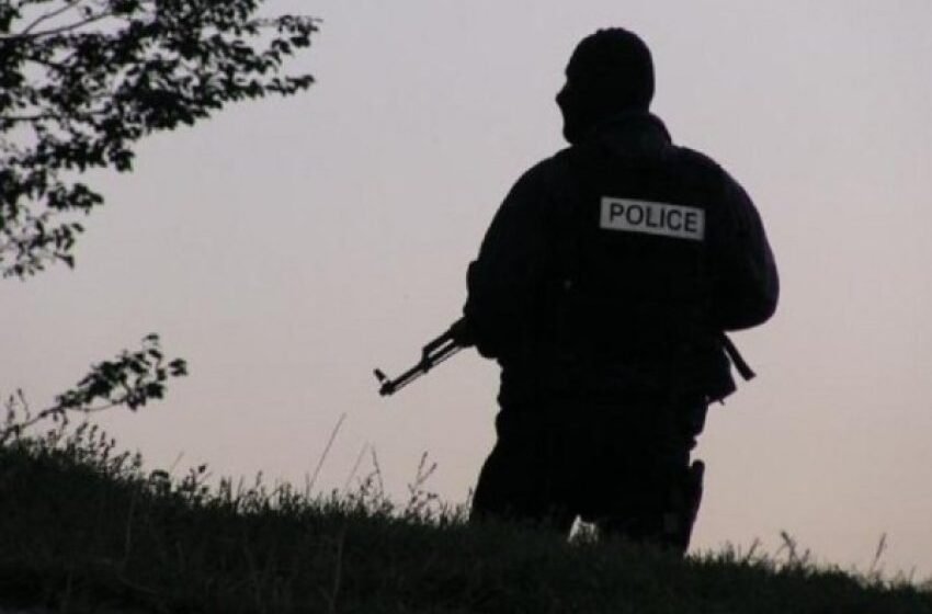  Shtetasi i Maqedonisë e kalon kufirin ilegalisht në “Bllacë”, kapet me armë zjarri në Kosovë