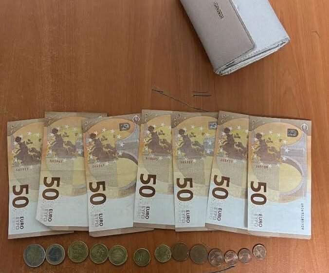  Shembull qytetarie: Ferizajasi gjen një çantë me 353 euro në të, e dorëzon ne Polici