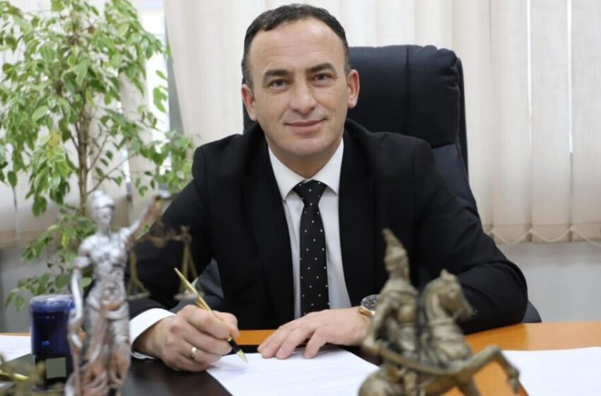  Kryetari i Obiliqit merr vendim: 350 euro euro në muaj për familjet që adaptojnë fëmijë