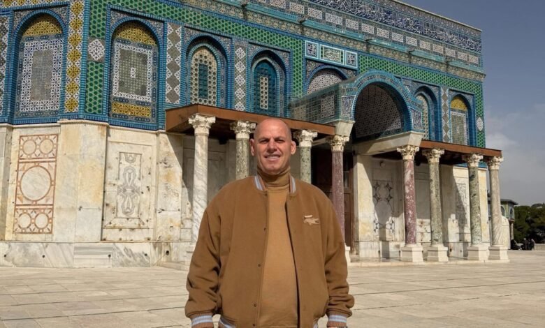  Ramiz Lladrovci viziton Xhaminë në Jerusalem, luftet kundër hajnave të votës: Jo vetëm ligji por Zoti i denon