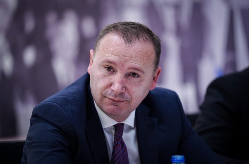  Armend Zemaj kërkon dorëheqje