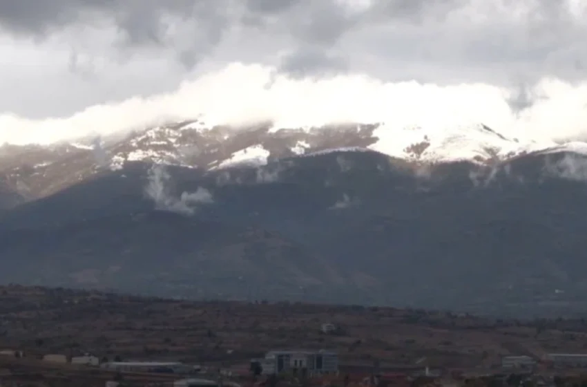  DPHM: Nuk do të ketë reshje të reja të borës, të martën do të jetë më ftohtë