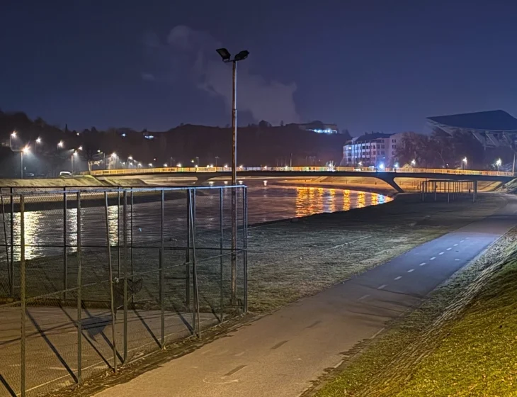  Shkupi fillon rikonstruksionin e fushave sportive në bregun e Vardarit