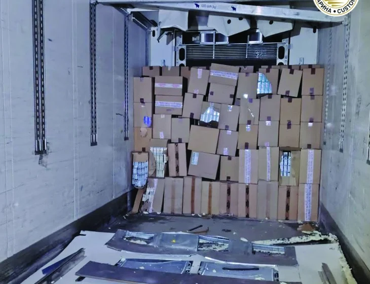  Drejtoria Doganore: Në vendkalimin kufitar Dojran është parandaluar kontrabandimi i 5.050 stefave cigare, privohet nga liria një shtetas serb