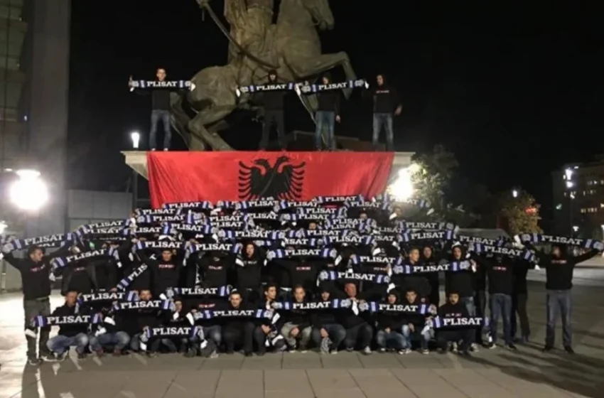  Plisat thirrje shqiptarëve: Me 17 shkurt të dalim në sheshin “Skënderbeu” për ushtarët e UÇK-së që po mbahen padrejtësisht në Hagë