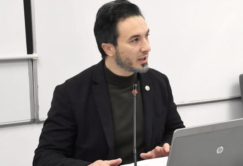  Prof. Arianit Reka reagon ndaj ministres së Arsimit në debatin në UT: Ky nuk është ligj reformues, por centralizim dhe diskriminim