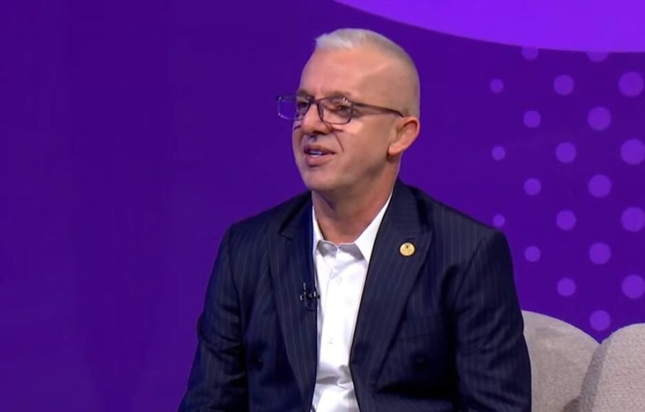  Shpesh jemi mbështet për muri   Halil Kastrati rrëfen fillimet e vështira të  Jetimat e Ballkanit 