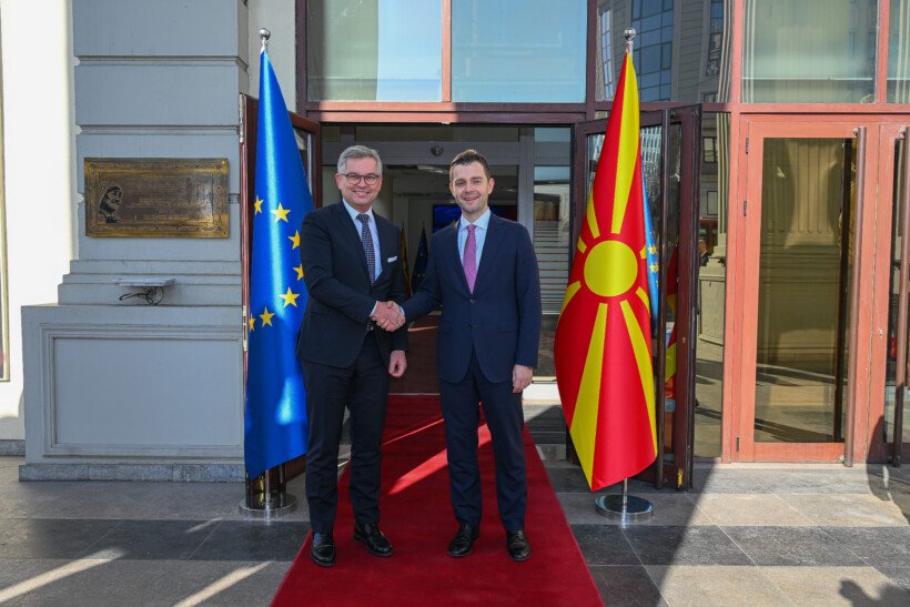 Magnus Brunner dhe Timço Mucunski. Foto: MPJTJ