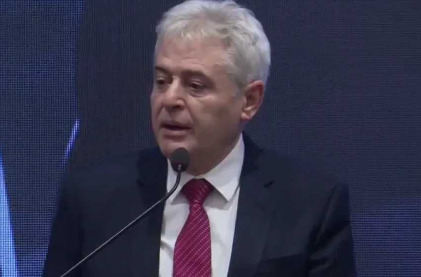  Ali Ahmeti në Prishtinë: Nuk do të thyhemi, ashtu siç nuk thyhen familjet e bashkëluftëtarëve që gjenden në Hagë