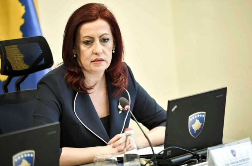  Emilja Rexhepi tregon a do të votojë çdo emër për president, që e propozon Kurti