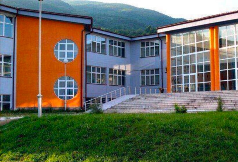  Alarm për bombë edhe në Gjimnazin 7 Marsi në Tetovë!