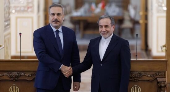 Ministri i Jashtëm turk Fidan diskuton me homologun iranian rrjedhën e luftës