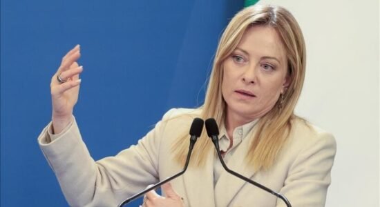 Meloni përjashton misionin ushtarak në Ngushticën e Hormuzit, thotë se BE-ja favorizon diplomacinë