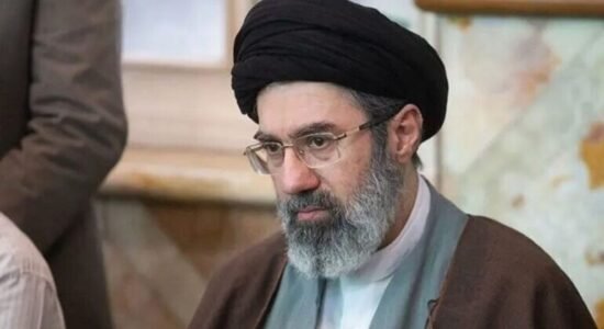 Eliminimi i disa figurave kryesore të regjimit iranian, reagon lideri i ri suprem, Mojtaba Khamenei