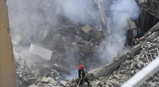 Sulmet izraelite vrasin 1 person dhe plagosin 2 në Libanin jugor, goditen periferitë e Bejrutit