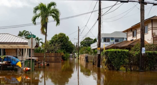 Hawaii përballet me përmbytjet më të këqija në 20 vjet