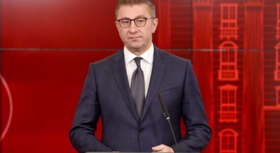 Mickoski: Ulet TVSH-ja në 10% për derivatet e naftës, qytetarët do të kursejnë deri 200 mijë denarë në ditë